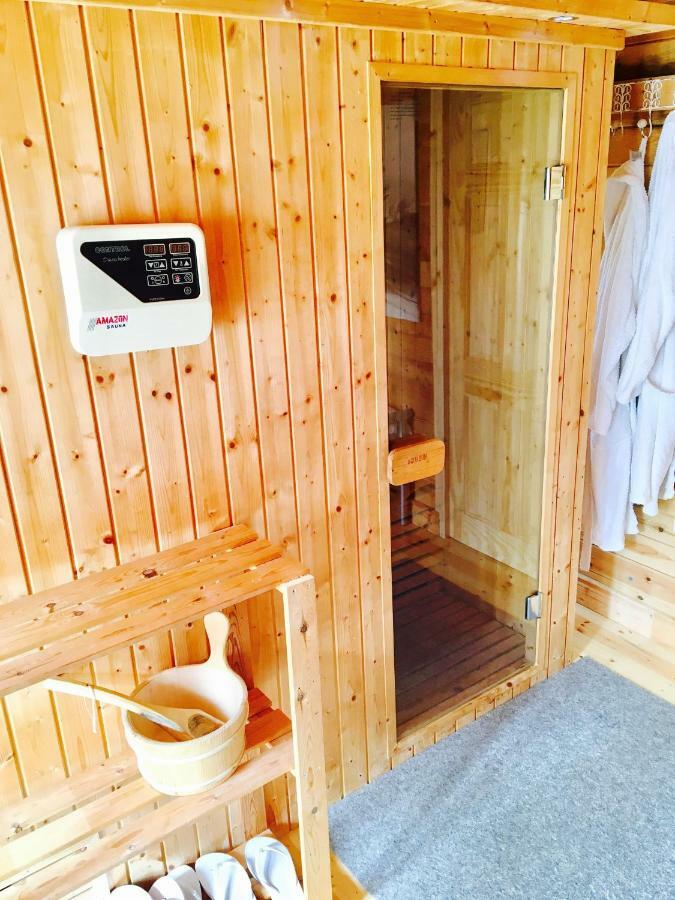 Chalet Free Sauna & Spa Superking Bed Killaloo Exterior photo